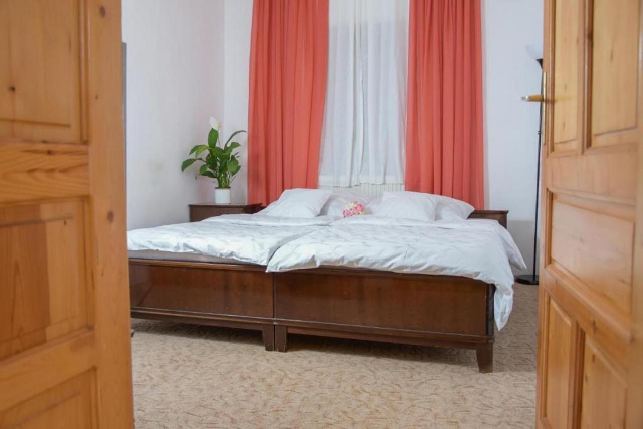 Hajdúszoboszló Erzsebet Vendeghaz Es Apartman מראה חיצוני תמונה
