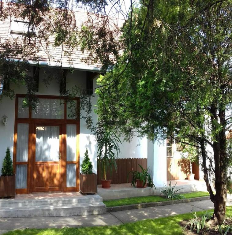 Hajdúszoboszló Erzsebet Vendeghaz Es Apartman מראה חיצוני תמונה