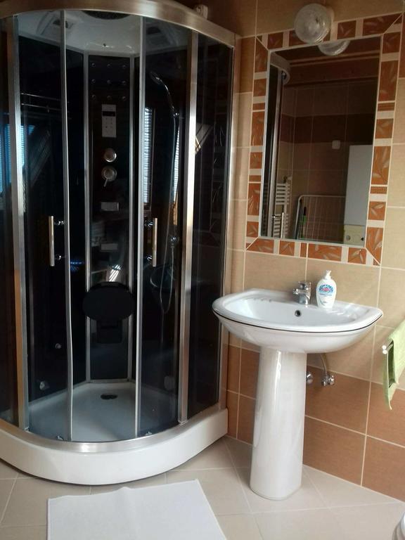 Hajdúszoboszló Erzsebet Vendeghaz Es Apartman מראה חיצוני תמונה